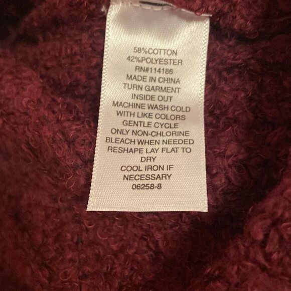 NWT a.n.a oversized, burgundy sweater, super soft size medium - Picture 10 of 10